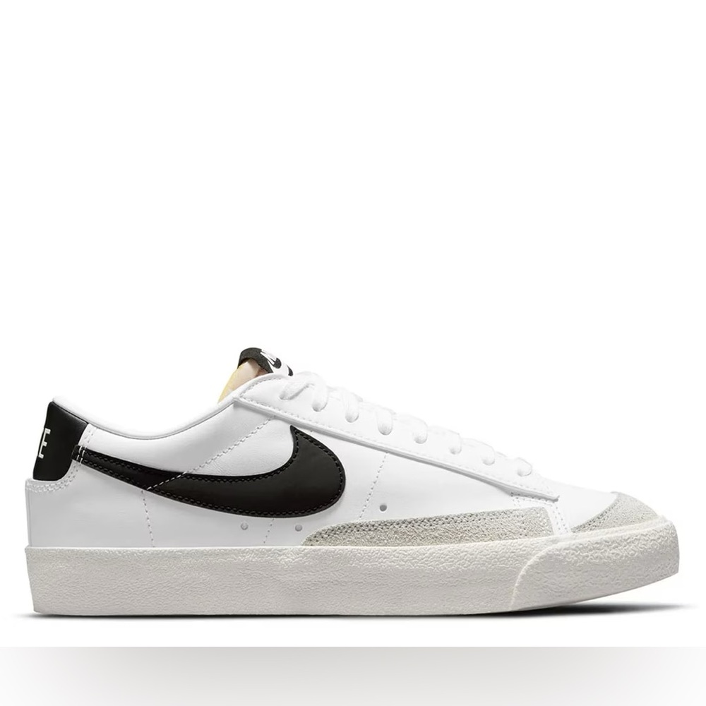Nike Blazer '77 Sneaker size 9